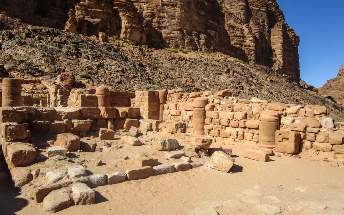 Tour di 05 ore in 4x4 nel Wadi Rum (con o senza pernottamento) (WR-JHT-004)